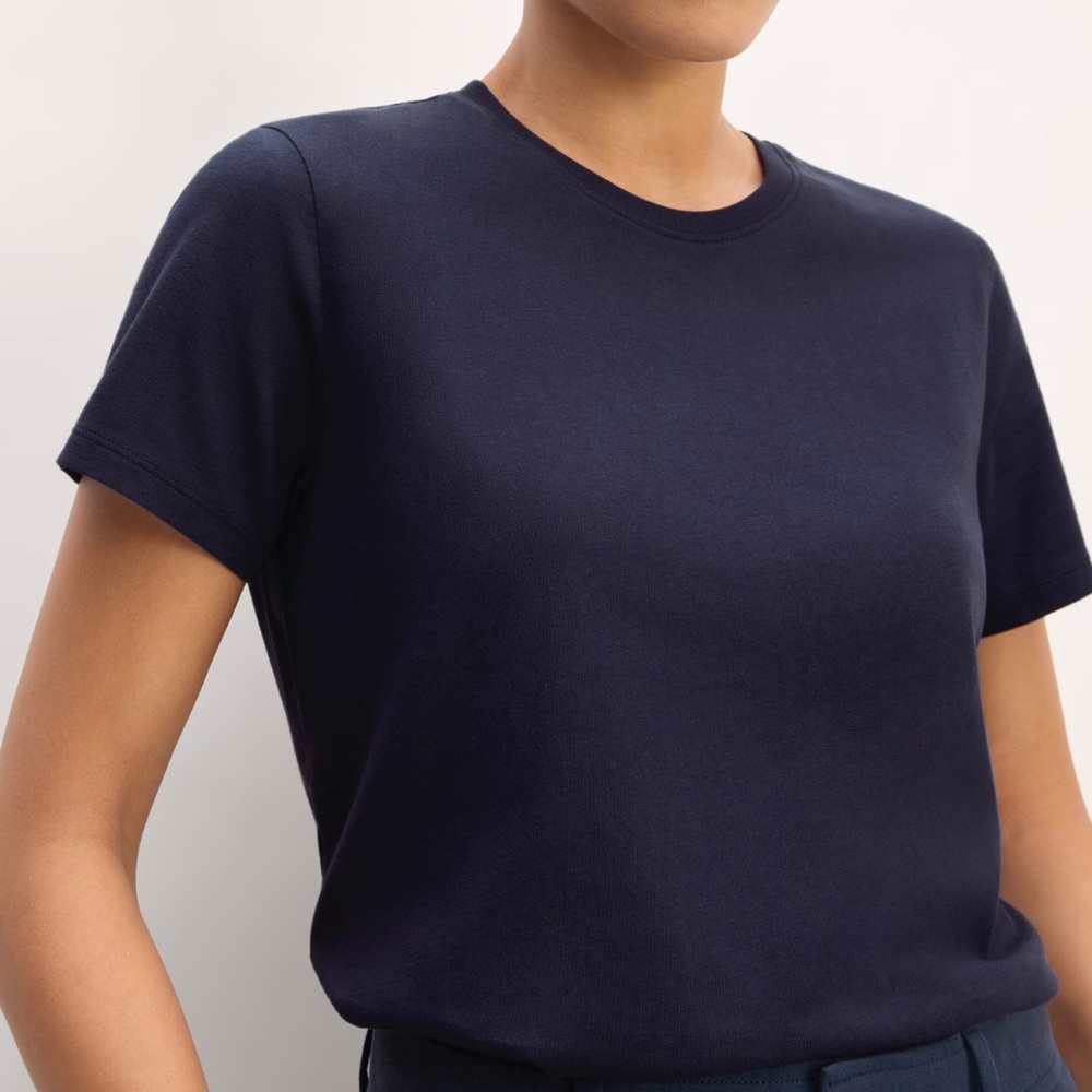 Everlane The Slim Crew in Essential Cotton - Sold out online - Navy